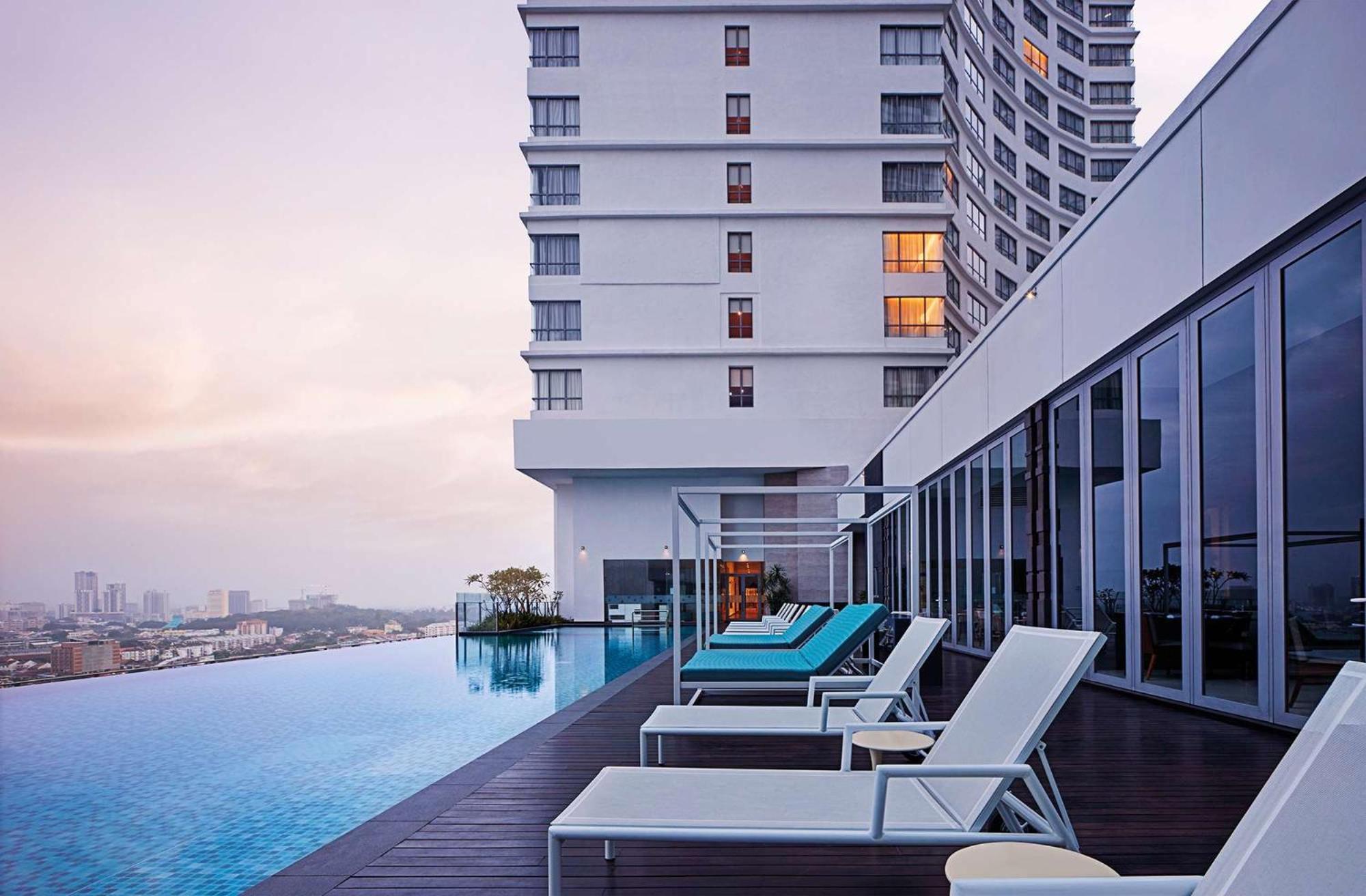 Отель Doubletree By Hilton Melaka Экстерьер фото